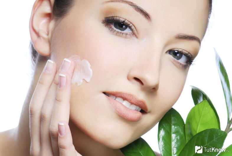 recettes de masques pour le rajeunissement de la peau du visage.